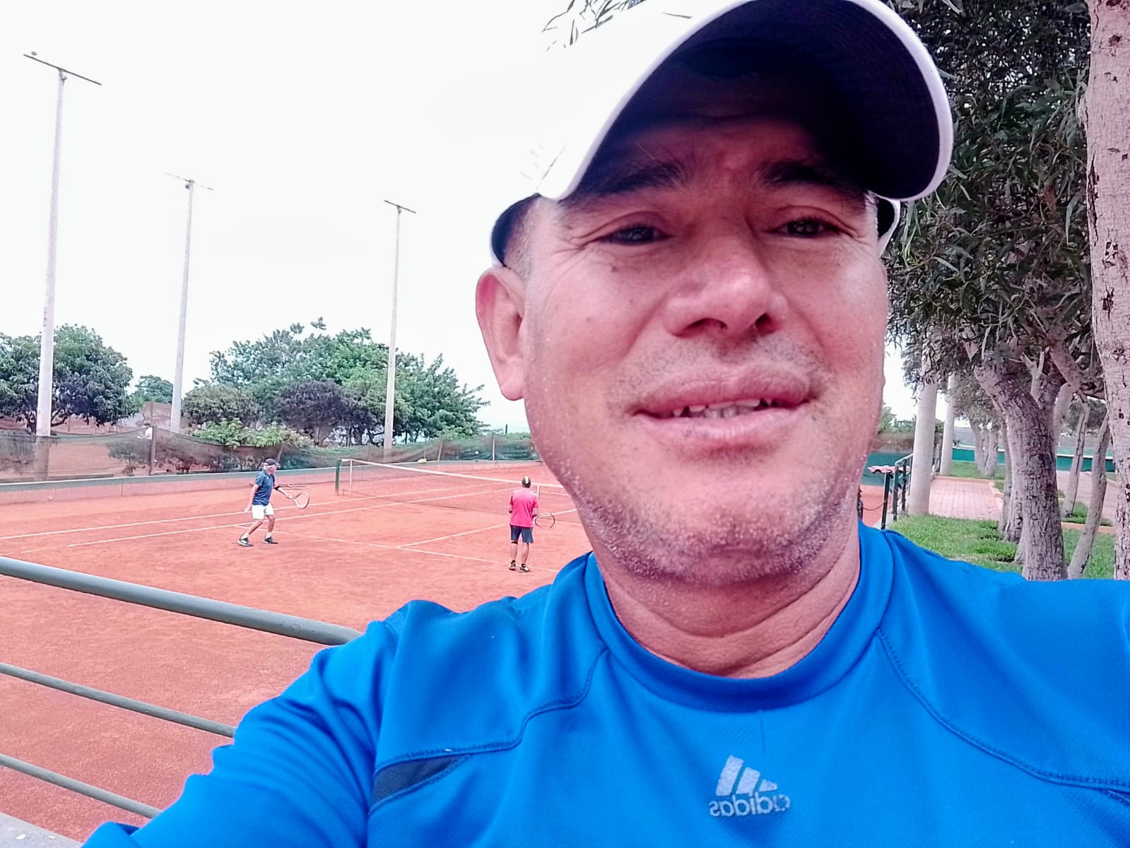 Coach Carlos López